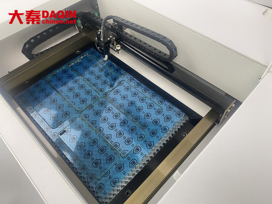 دستگاه برش محافظ صفحه نمایش موبایل لیزری ODM CO2 PVC فیلم
