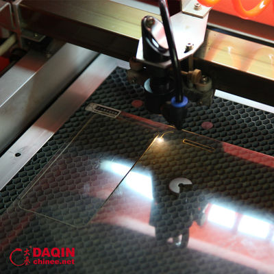 دستگاه برش محافظ صفحه نمایش 8 کیلوگرمی برای صنعت تولید برچسب های وینیل